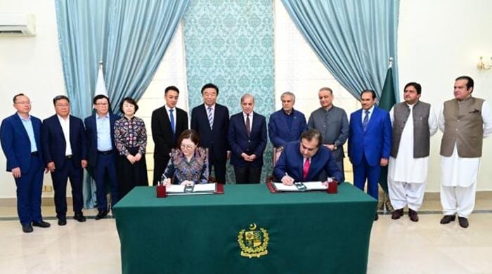 Chinese investment firm to establish textile parks in Pakistan, aiming for bn in exports